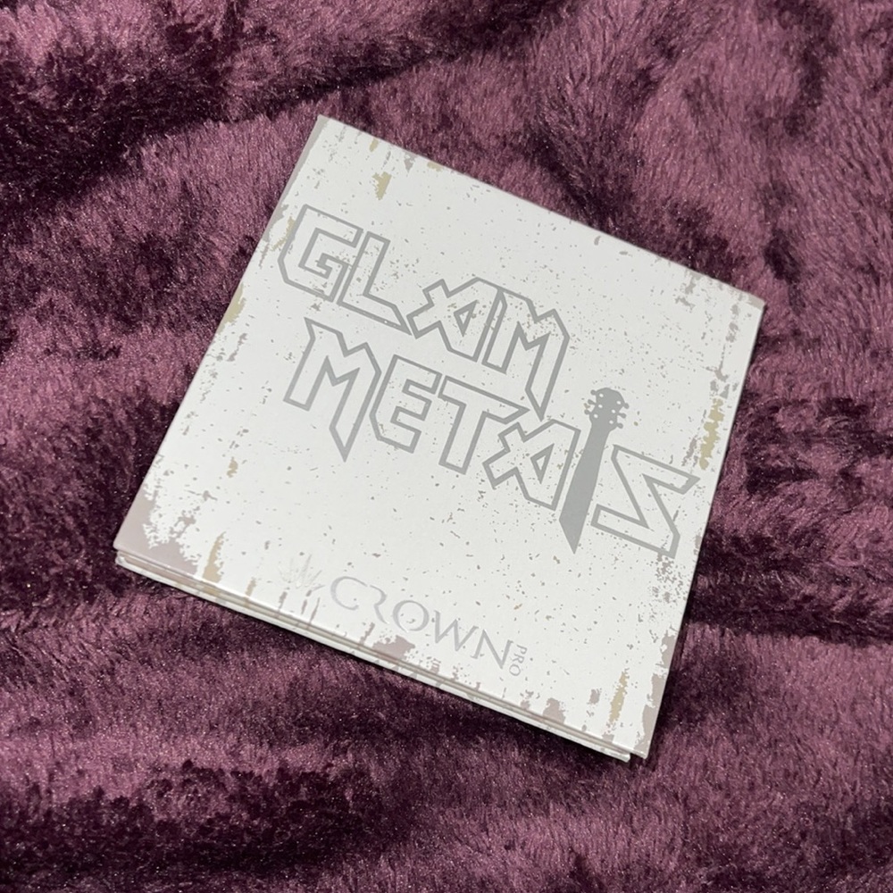 Beautiful Crown Pro Glam Metals Eyeshadow Palette